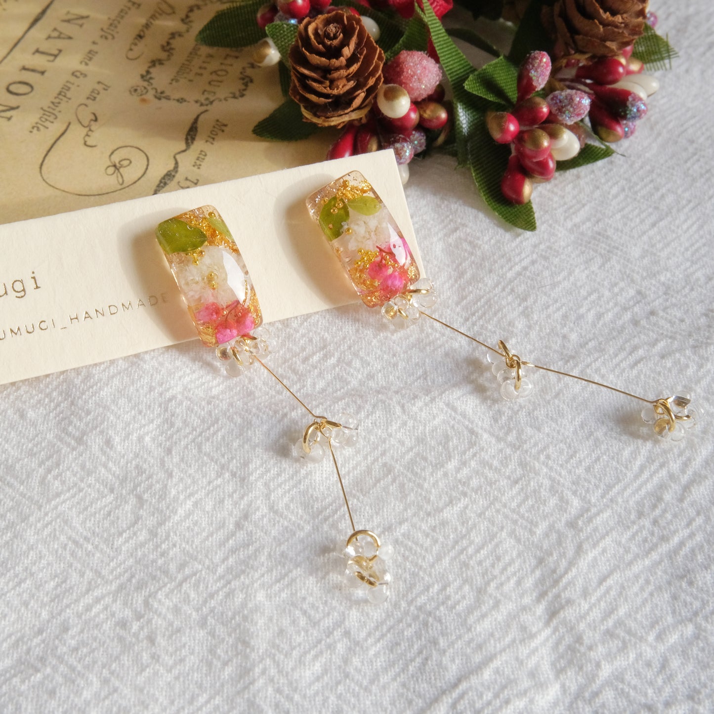 現品 「花と雫」ピアス(イヤリングにも変更可)
