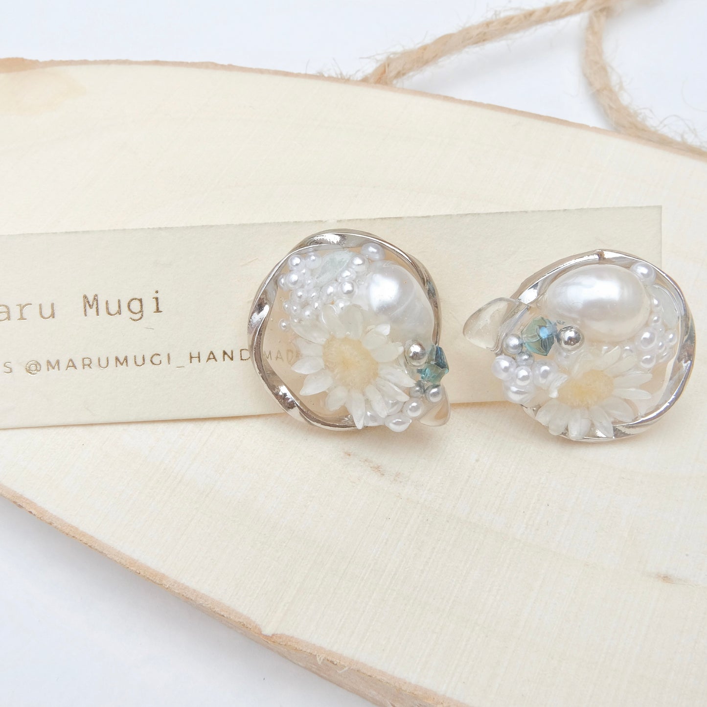 【夏セール10％off】「🧊氷×花」ピアス･イヤリング交換可　ドライフラワー 夏アクセサリー うるうる 樹脂ピアス 天然真珠 sv925製ピアスポスト アレルギー対応　2025夏限定