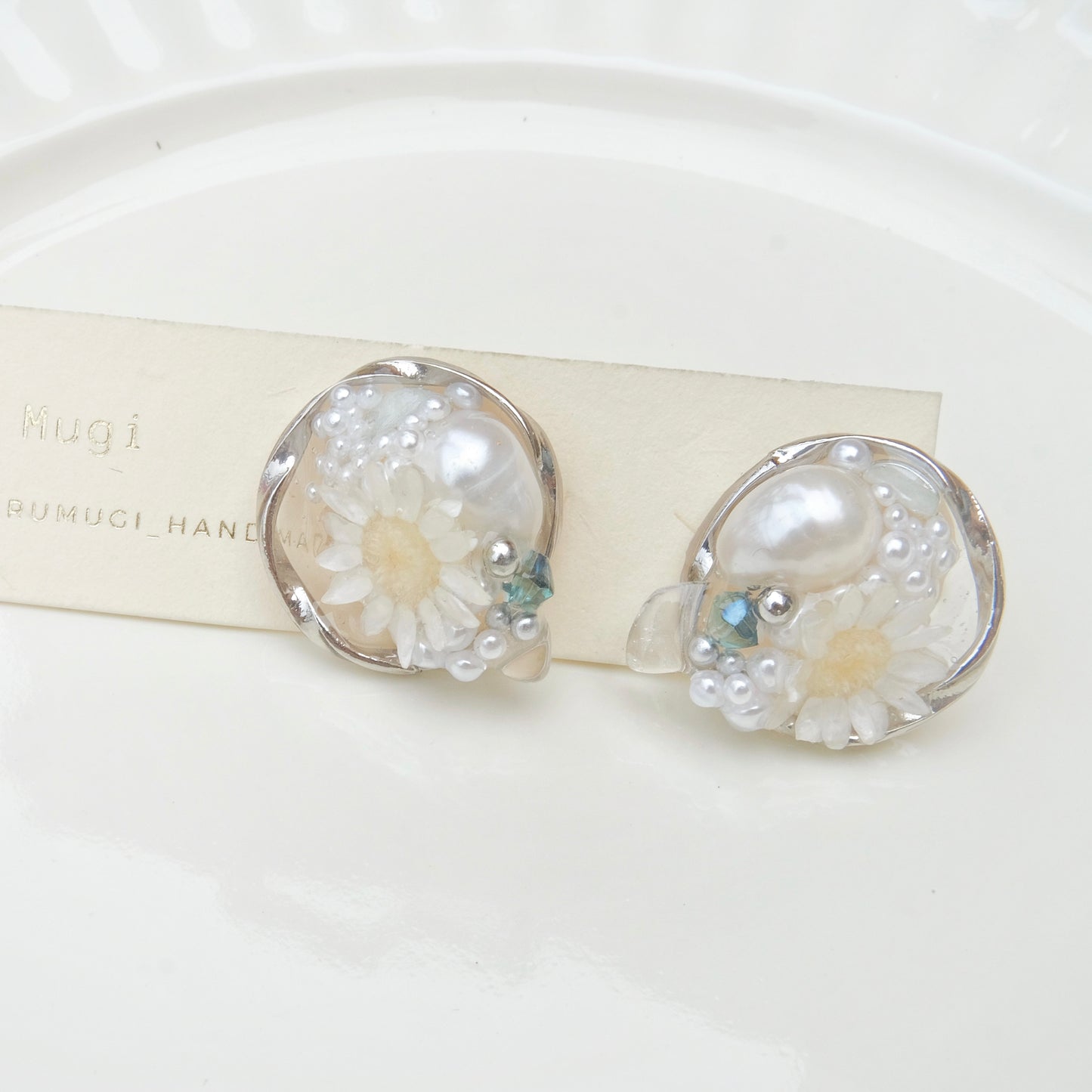 【夏セール10％off】「🧊氷×花」ピアス･イヤリング交換可　ドライフラワー 夏アクセサリー うるうる 樹脂ピアス 天然真珠 sv925製ピアスポスト アレルギー対応　2025夏限定