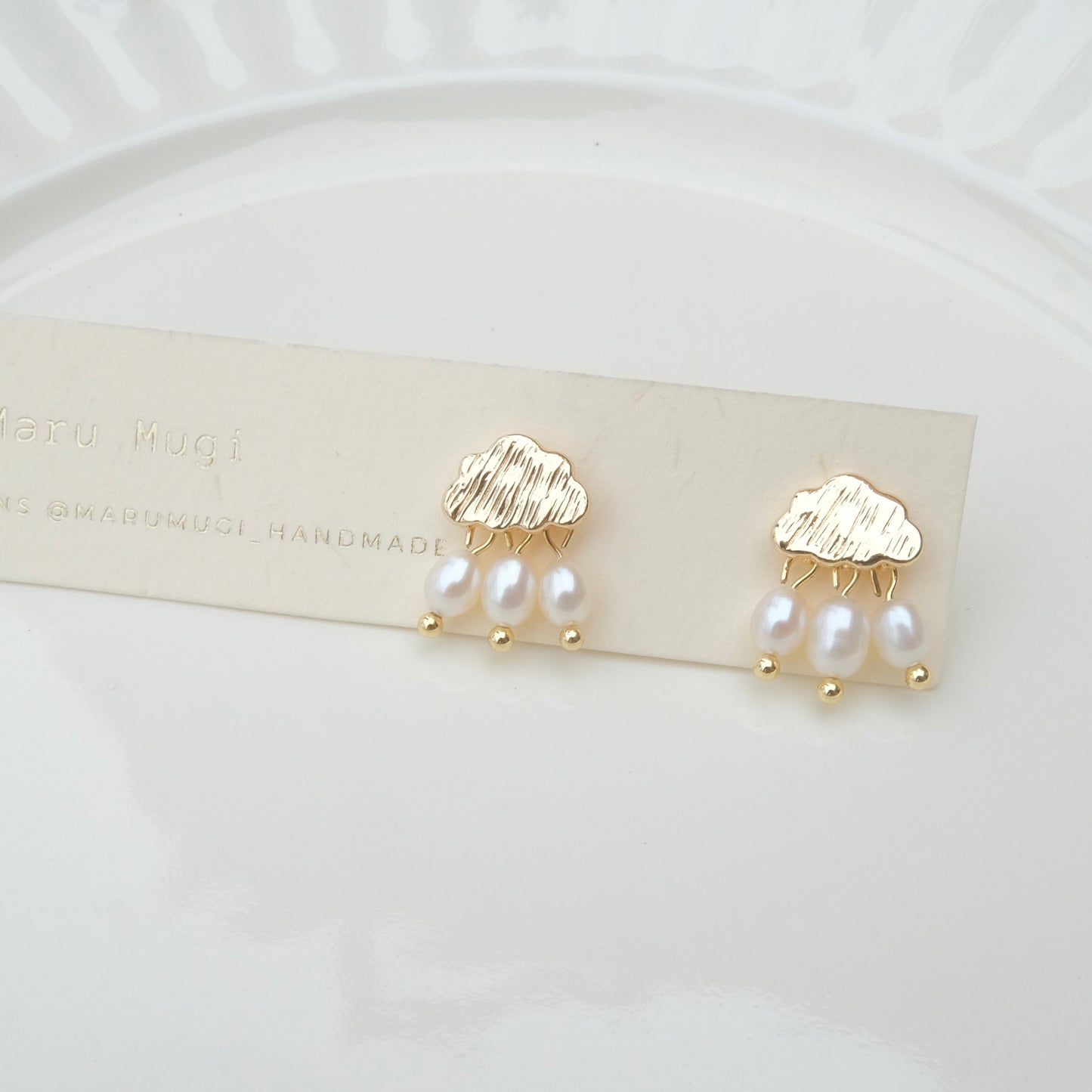【夏セール10%off】 14kgf「雨の日」🌧️天然淡水パール　ピアス・イヤリング交換可 雨の日　パール×雫　六月 夏アクセサリー 小粒天然パール