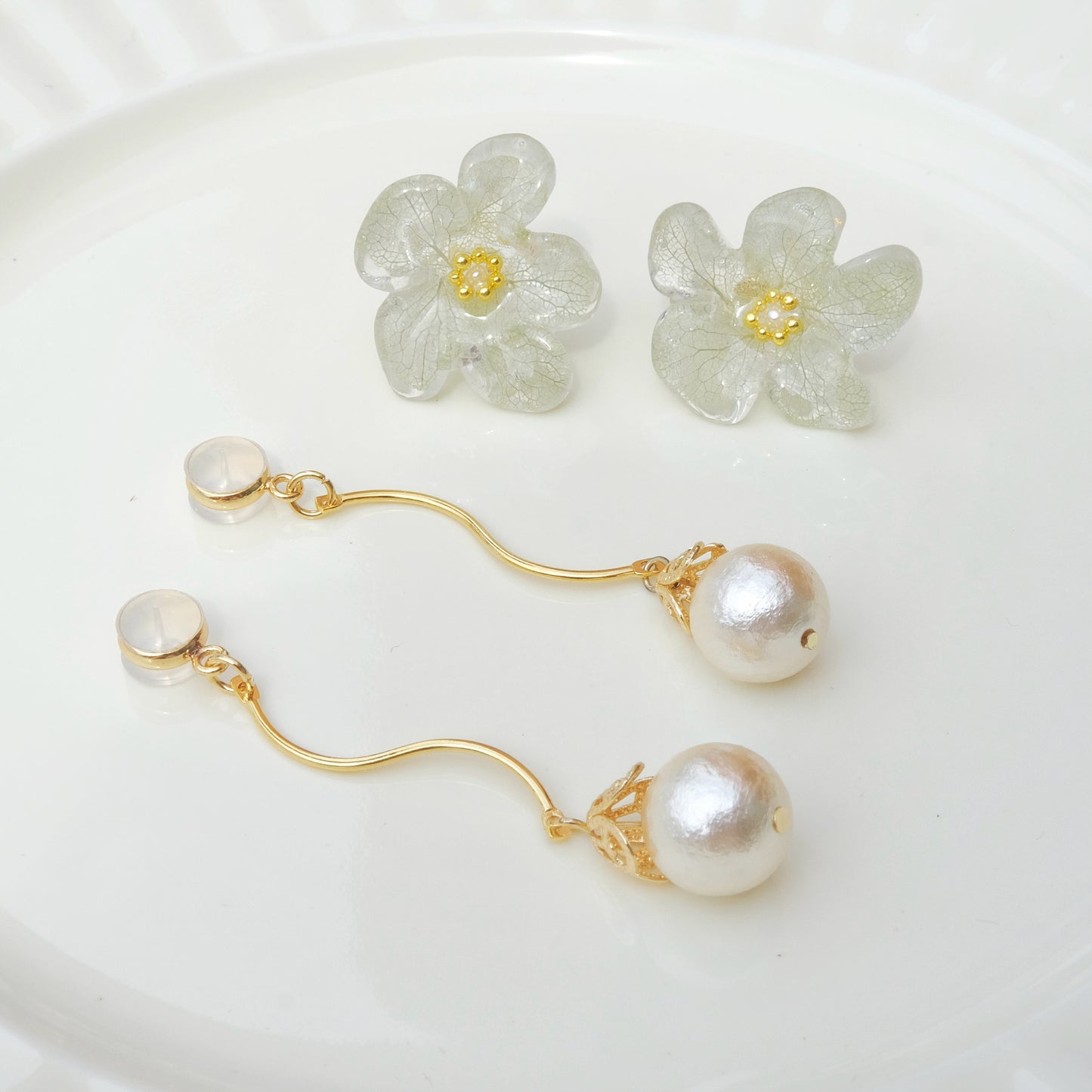 【夏セール10%off】透明感 風そよぐ紫陽花 ×しずく［2wayロングピアス・イヤリング交換可］