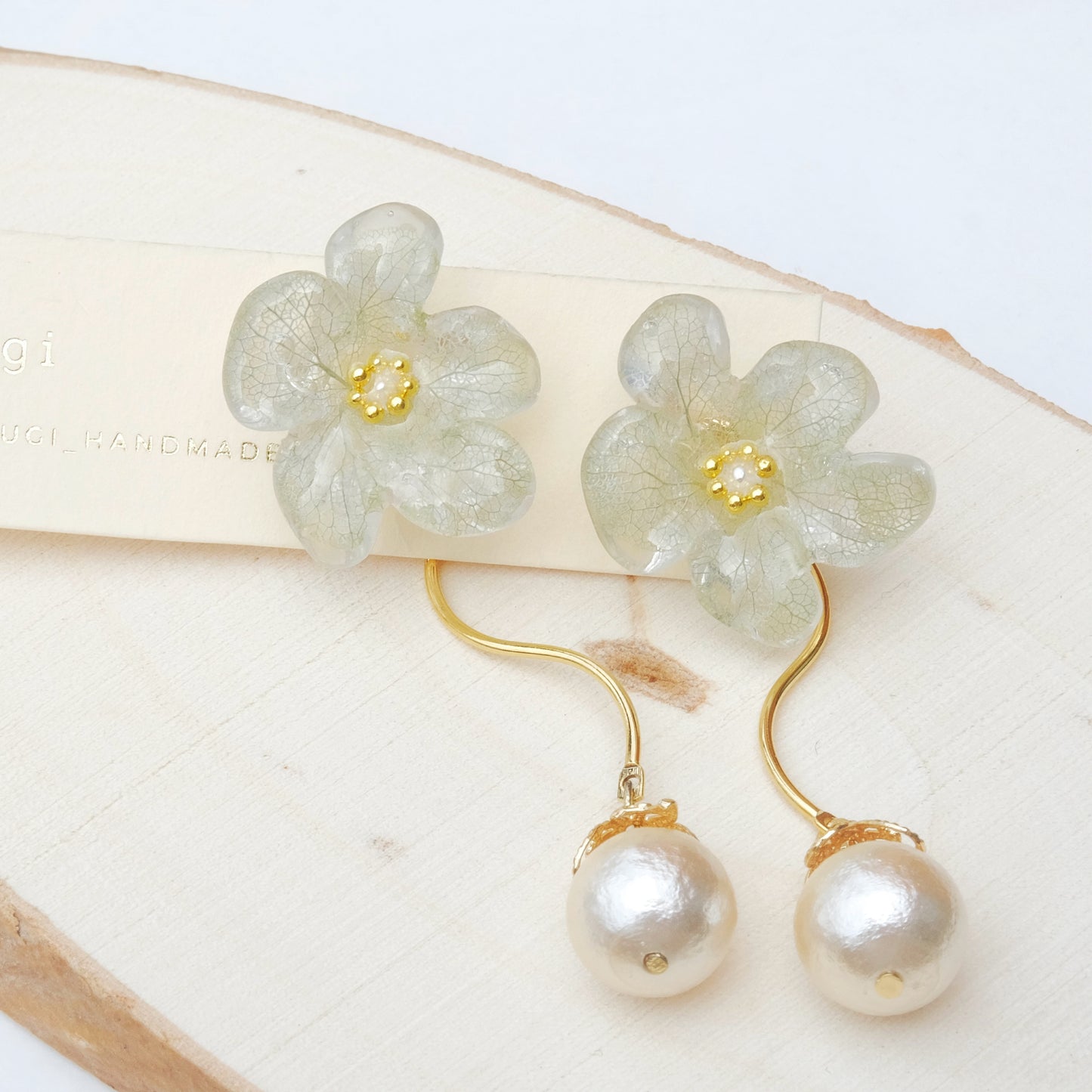 【夏セール10%off】透明感 風そよぐ紫陽花 ×しずく［2wayロングピアス・イヤリング交換可］