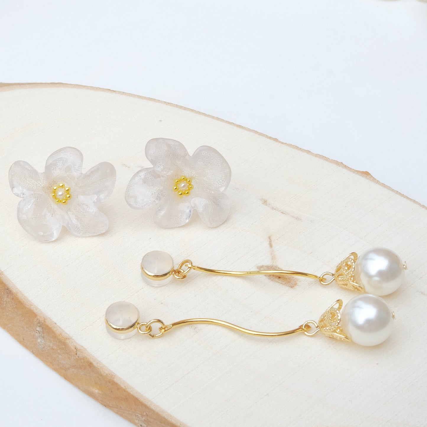 【夏セール10%off】透明感 風そよぐ紫陽花 ×しずく［2wayロングピアス・イヤリング交換可］