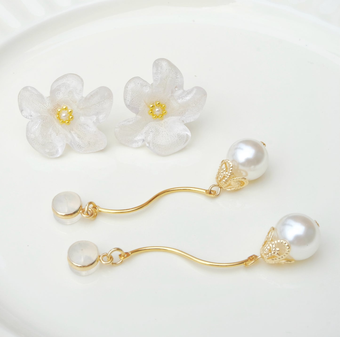 【夏セール10%off】透明感 風そよぐ紫陽花 ×しずく［2wayロングピアス・イヤリング交換可］