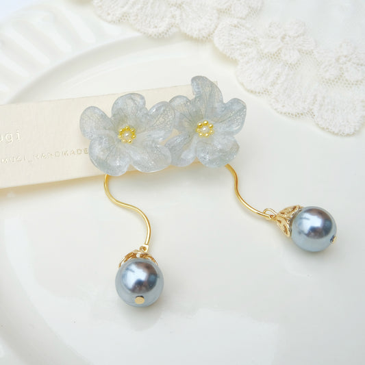 【夏セール10%off】透明感 風そよぐ紫陽花 ×しずく［2wayロングピアス・イヤリング交換可］