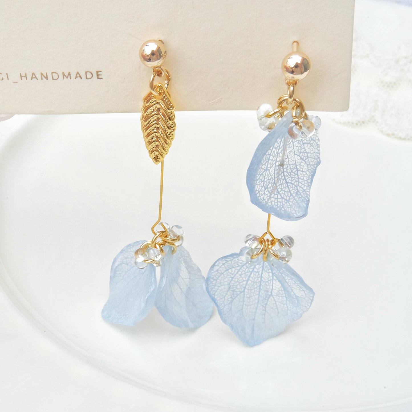 【夏🧊セール10%off】14kgf🩵風に揺れる水色の紫陽花ピアス・イヤリング交換可 ふんわり