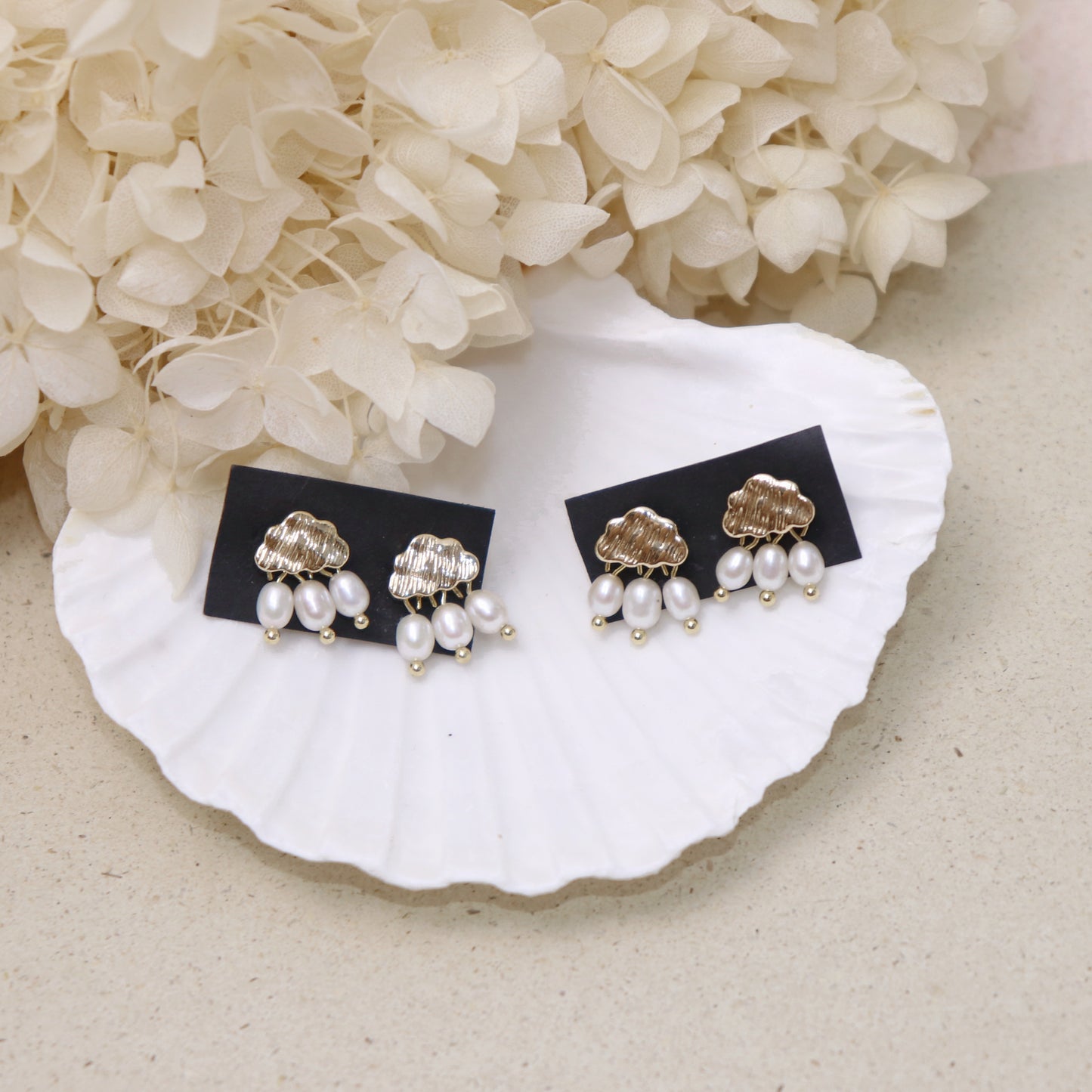 【夏セール10%off】 14kgf「雨の日」🌧️天然淡水パール　ピアス・イヤリング交換可 雨の日　パール×雫　六月 夏アクセサリー 小粒天然パール