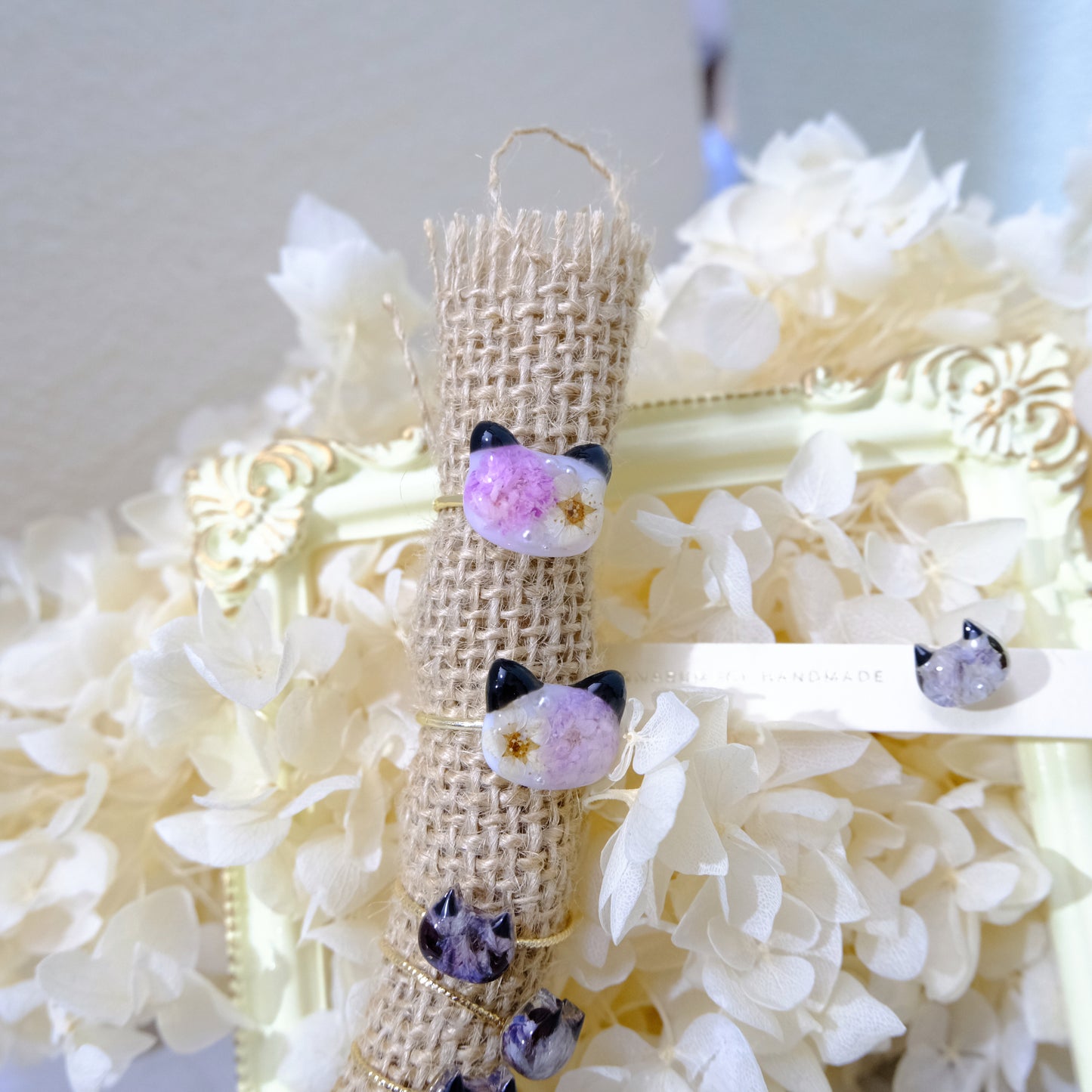 現品「 ねこ ꉂ ･ ･ × 花」リング･ピアス(イヤリングにも変更可)