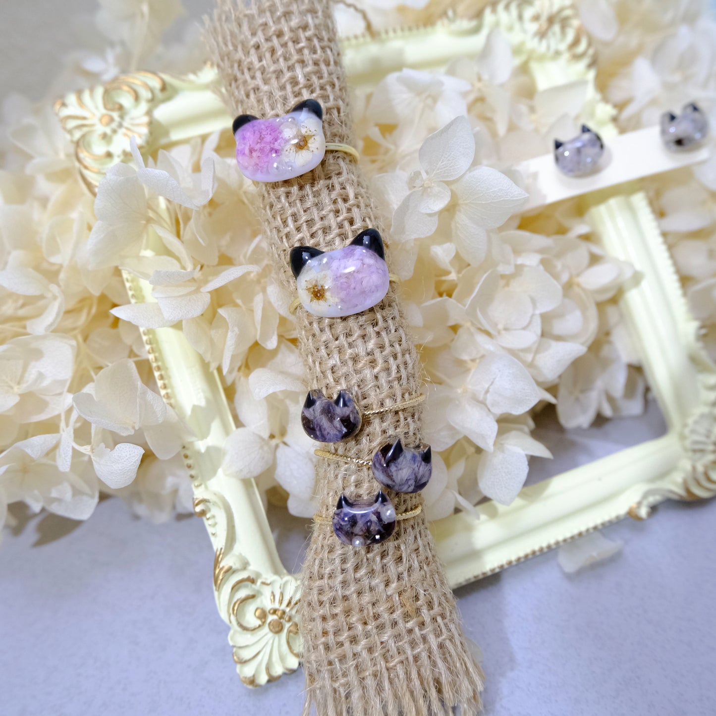 現品「 ねこ ꉂ ･ ･ × 花」リング･ピアス(イヤリングにも変更可)