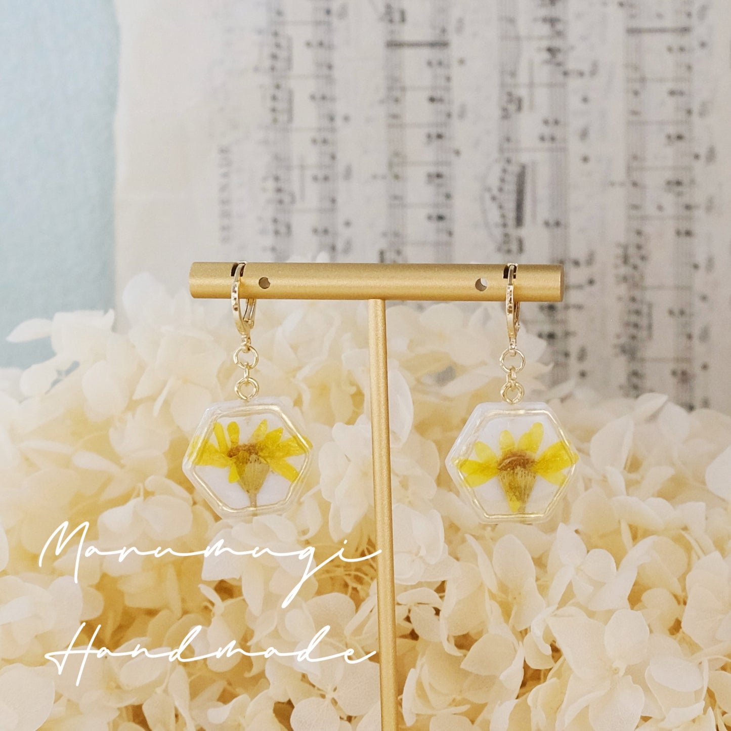 現品「雛菊の絵画」ピアス