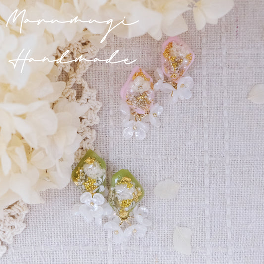 現品「花束♡🤍」ピアス（イヤリングにも変更可）