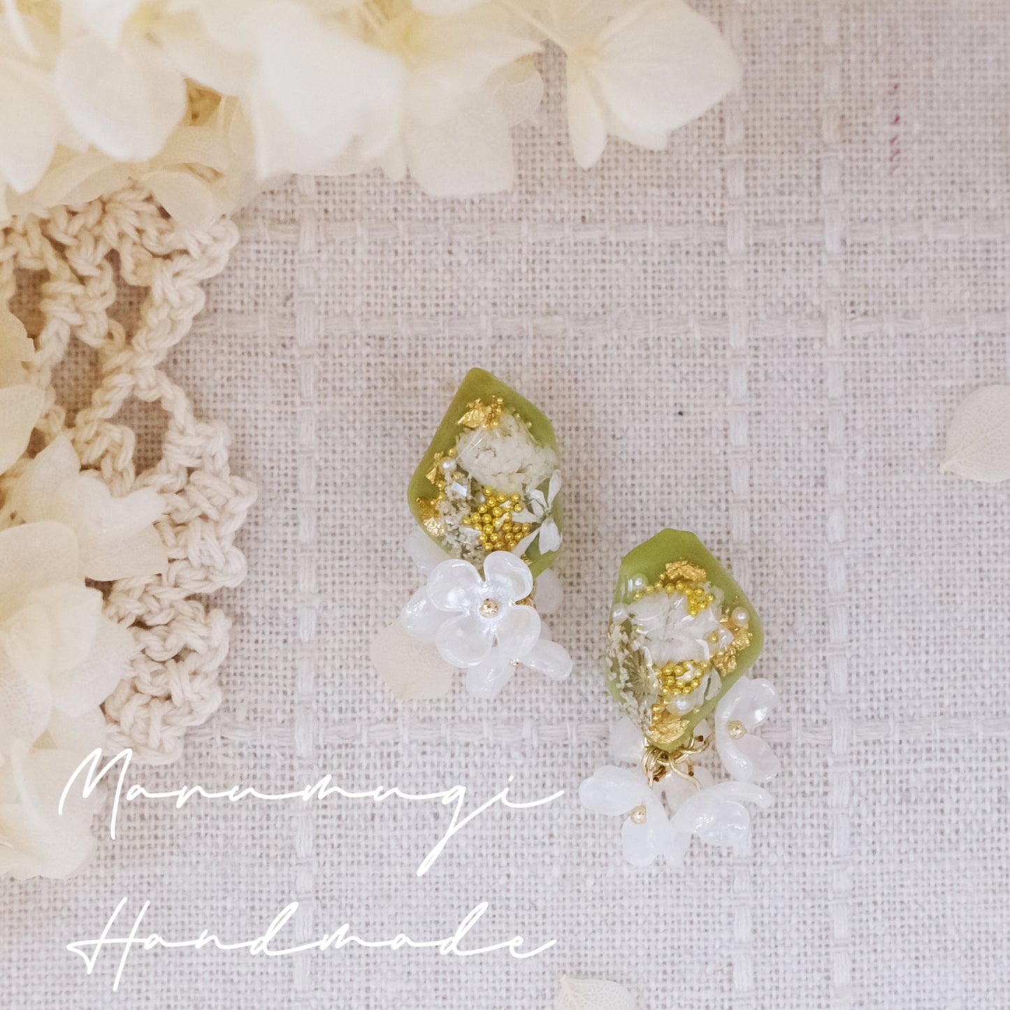 現品「花束♡🤍」ピアス（イヤリングにも変更可）