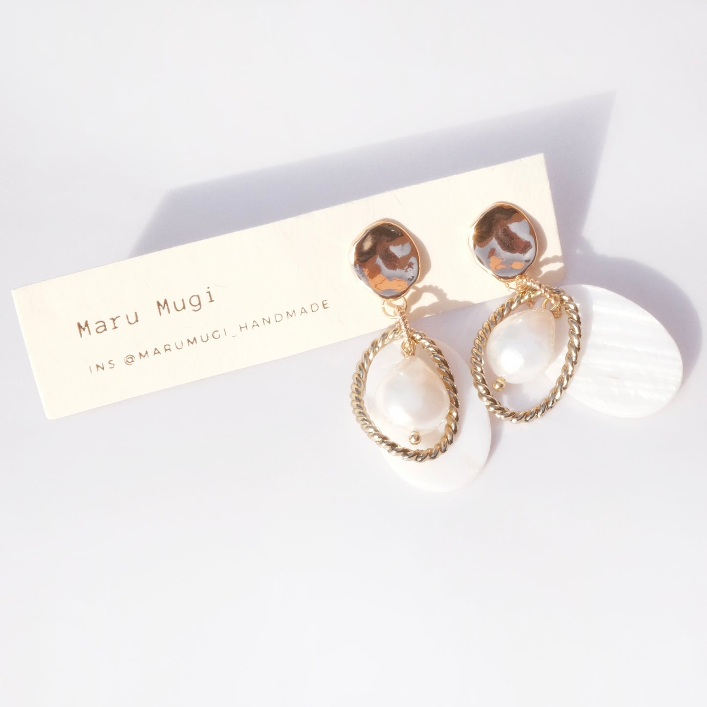 大ぶり 天然淡水真珠×白蝶貝ピアス・イヤリング交換可 マザーオブパール  白蝶貝 ホワイト