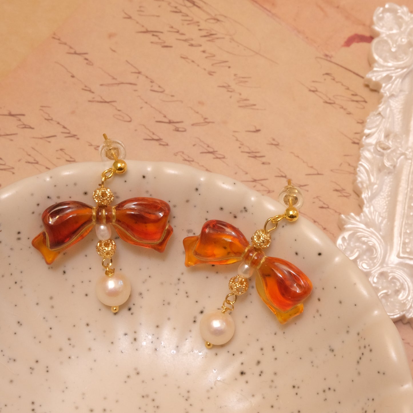 現品 レトロ・蝶結び×淡水パールピアス（イヤリングにも変更可）