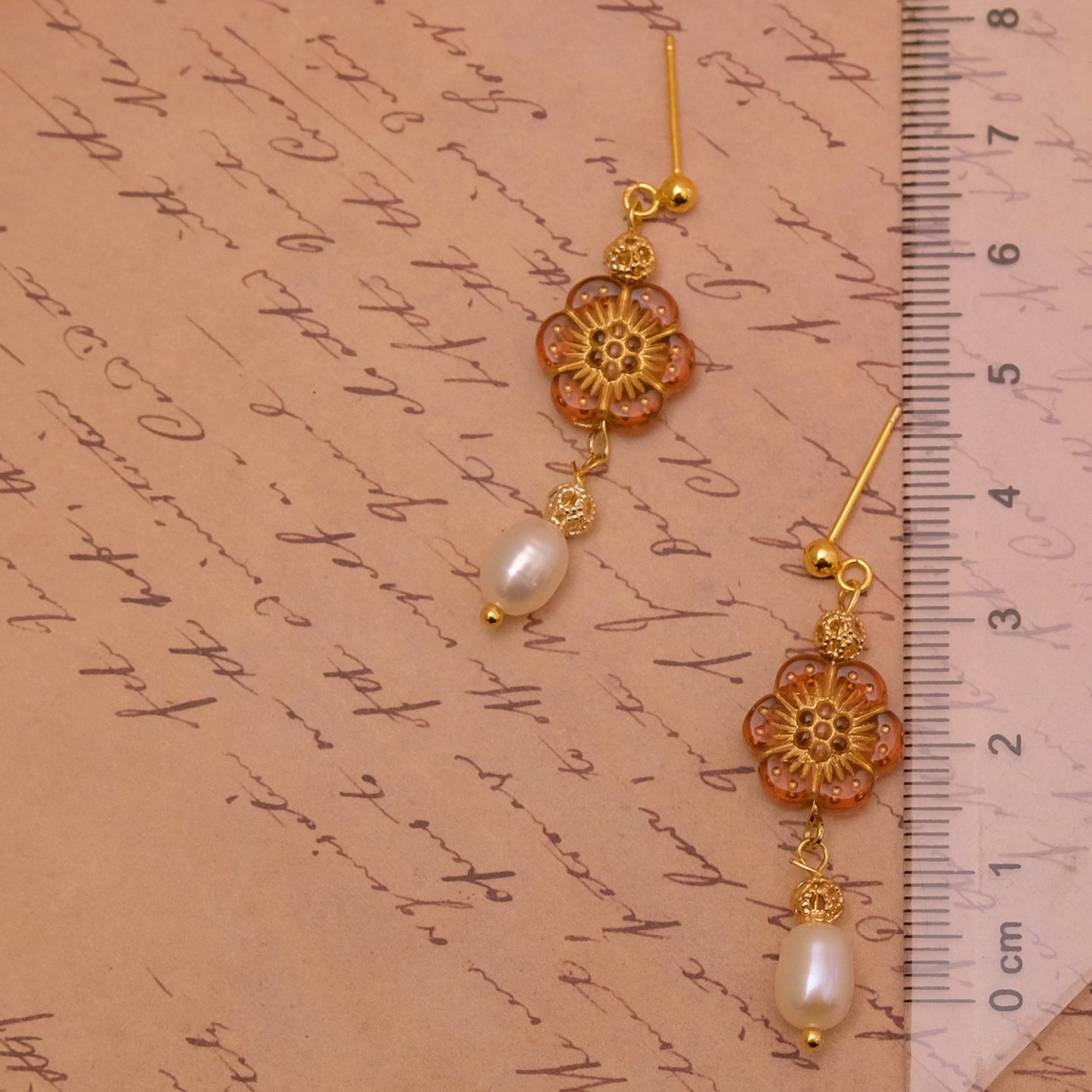現品　レトロ・花❀×淡水パールピアス🍂(イヤリングにも変更可)