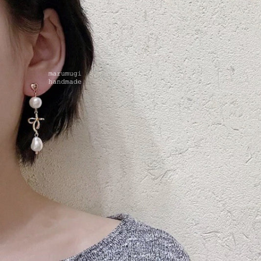 【14kgf】 ♡ ྀི リボン×天然淡水真珠ゆらゆらピアス･イヤリング交換可 sv925製ピアスポスト アレルギー対応