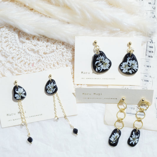 現品「Black×デージー」ピアス･ロングピアス(イヤリングにも変更可)