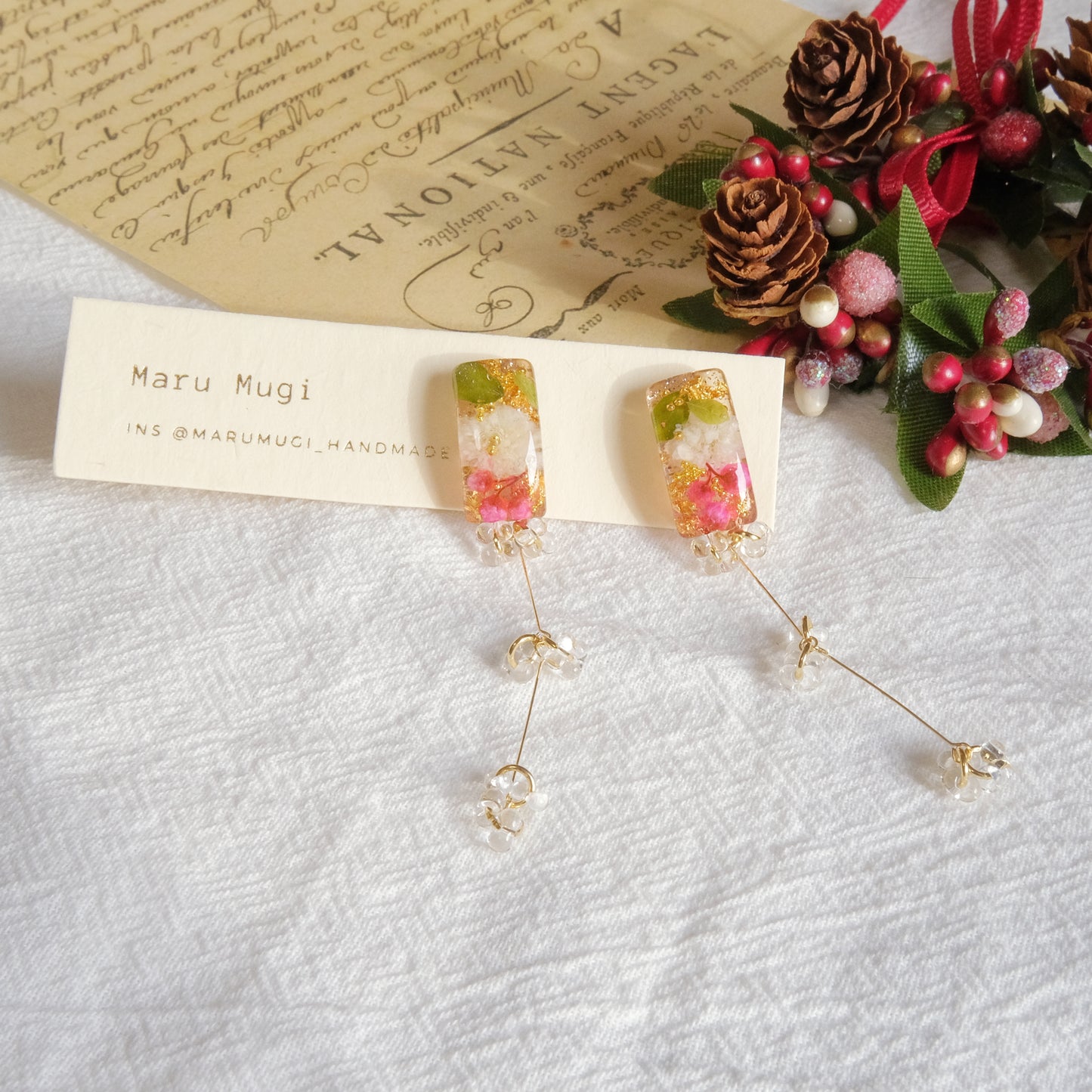 現品　「花と雫」ピアス(イヤリングにも変更可)