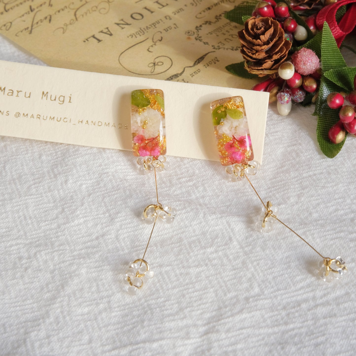 現品　「花と雫」ピアス(イヤリングにも変更可)