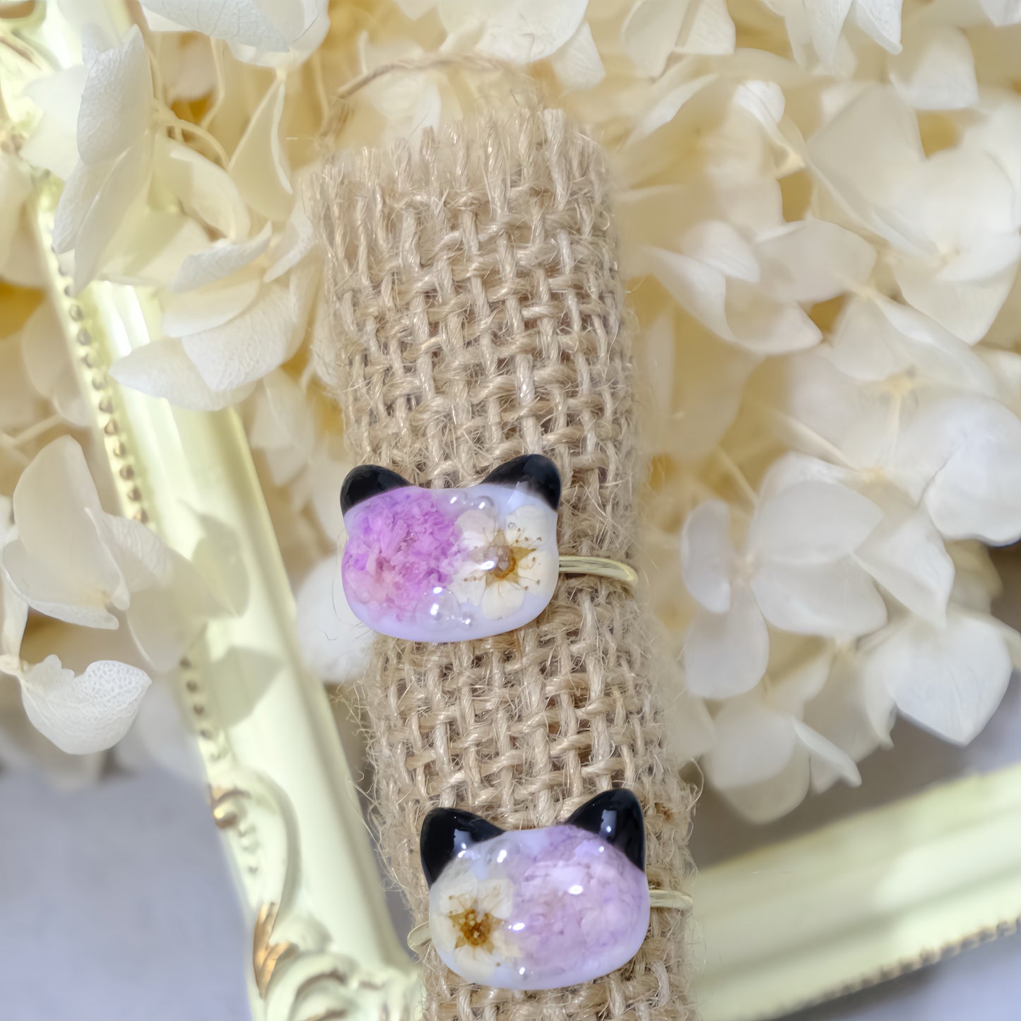 現品「 ねこ ꉂ ･ ･ × 花」リング･ピアス(イヤリングにも変更可)